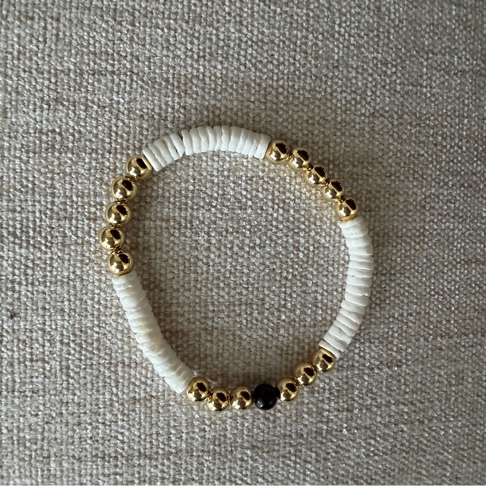 Allie+Bess - Picture 3 of 4